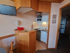 Fridge, microwave, dishwasher, coffee/tea maker - Functional divisible studio ski-in/ski-out with Mont Blanc view (Plagne Aime 2000)