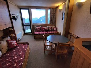 TV - Functional divisible studio ski-in/ski-out with Mont Blanc view (Plagne Aime 2000)