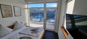 3 Schlafzimmer, Reisekinderbett, kostenloses WLAN, Bettwäsche