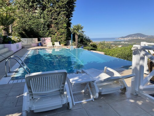 BASTELICACCIA GARDEN APARTMENT PRIVATE POOL