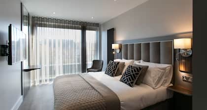 Rooftop city centre location, luxury styling and superior amenities