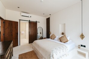 3 bedrooms, in-room safe, free WiFi, bed sheets