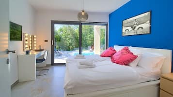 4 bedrooms, in-room safe, iron/ironing board, free WiFi