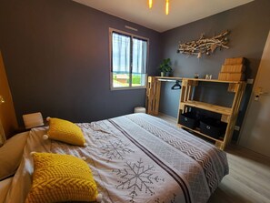 2 chambres, fer et planche à repasser, Wi-Fi gratuit, draps fournis