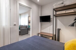 1 habitación, tabla de planchar con plancha, wifi gratis y ropa de cama 