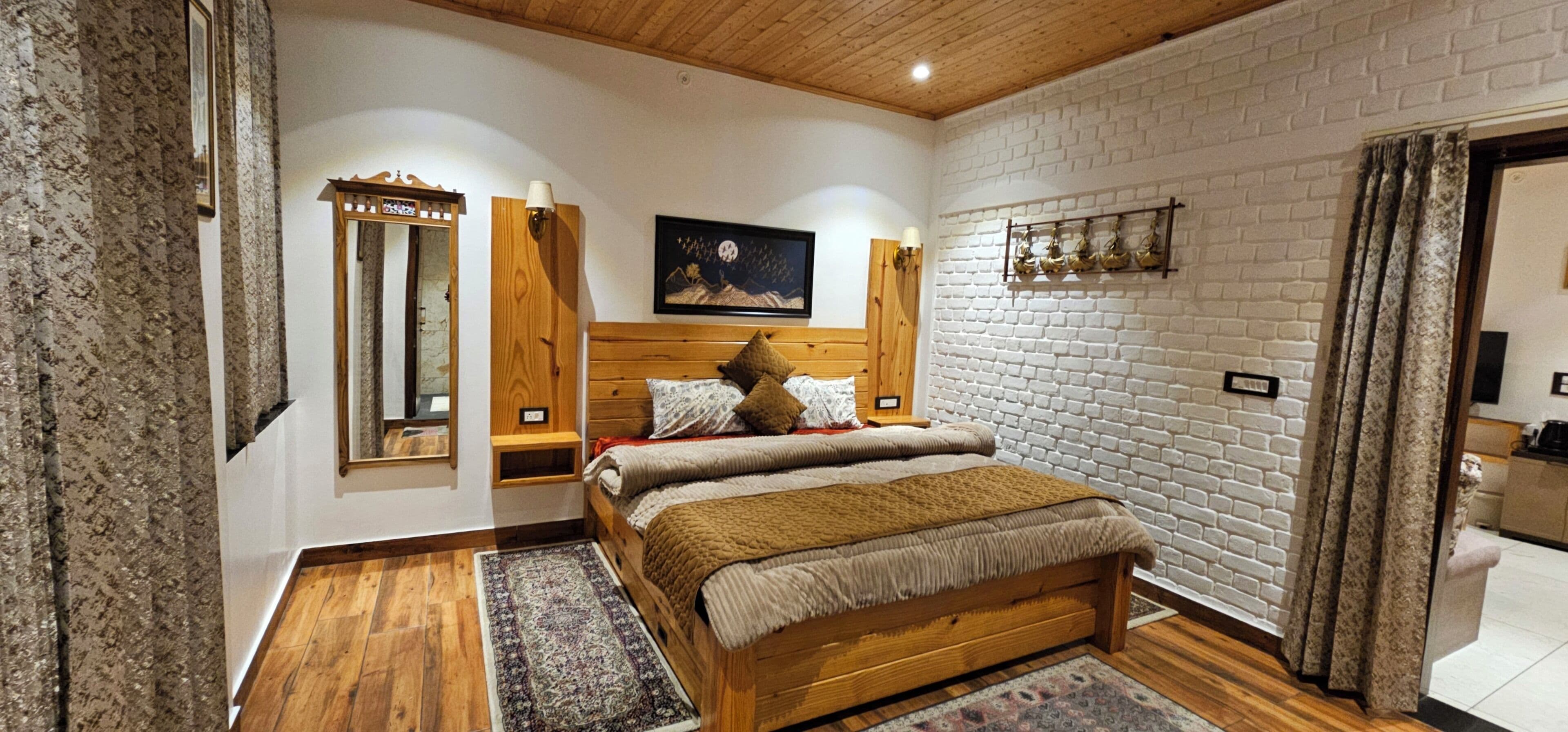 Free WiFi, bed sheets