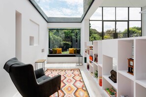Interior - Quartz House, by Veeve (London)