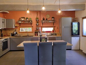 Refrigerador, horno, parrilla de estufa y lavavajillas 