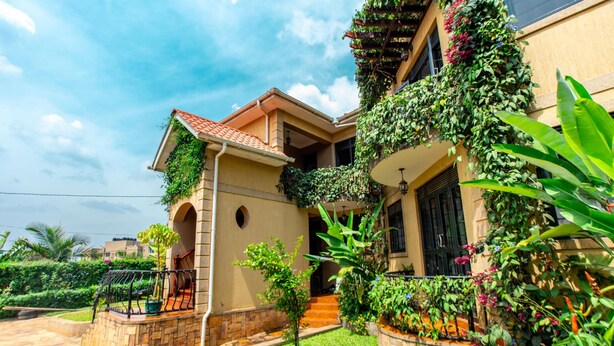 Garden - Villa Karibu Serviced Apartments (Kampala)