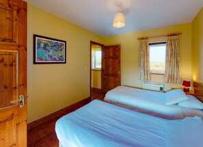 3 bedrooms, bed sheets - Seacliff HH No 15 (Dunmore East)