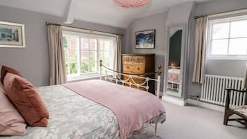2 bedrooms, individually decorated, individually furnished, free WiFi