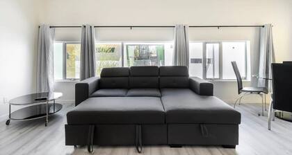 Pool,Gym,Hot Tub. Unique space Families & Groups!