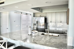 Fridge, microwave, stovetop, dishwasher