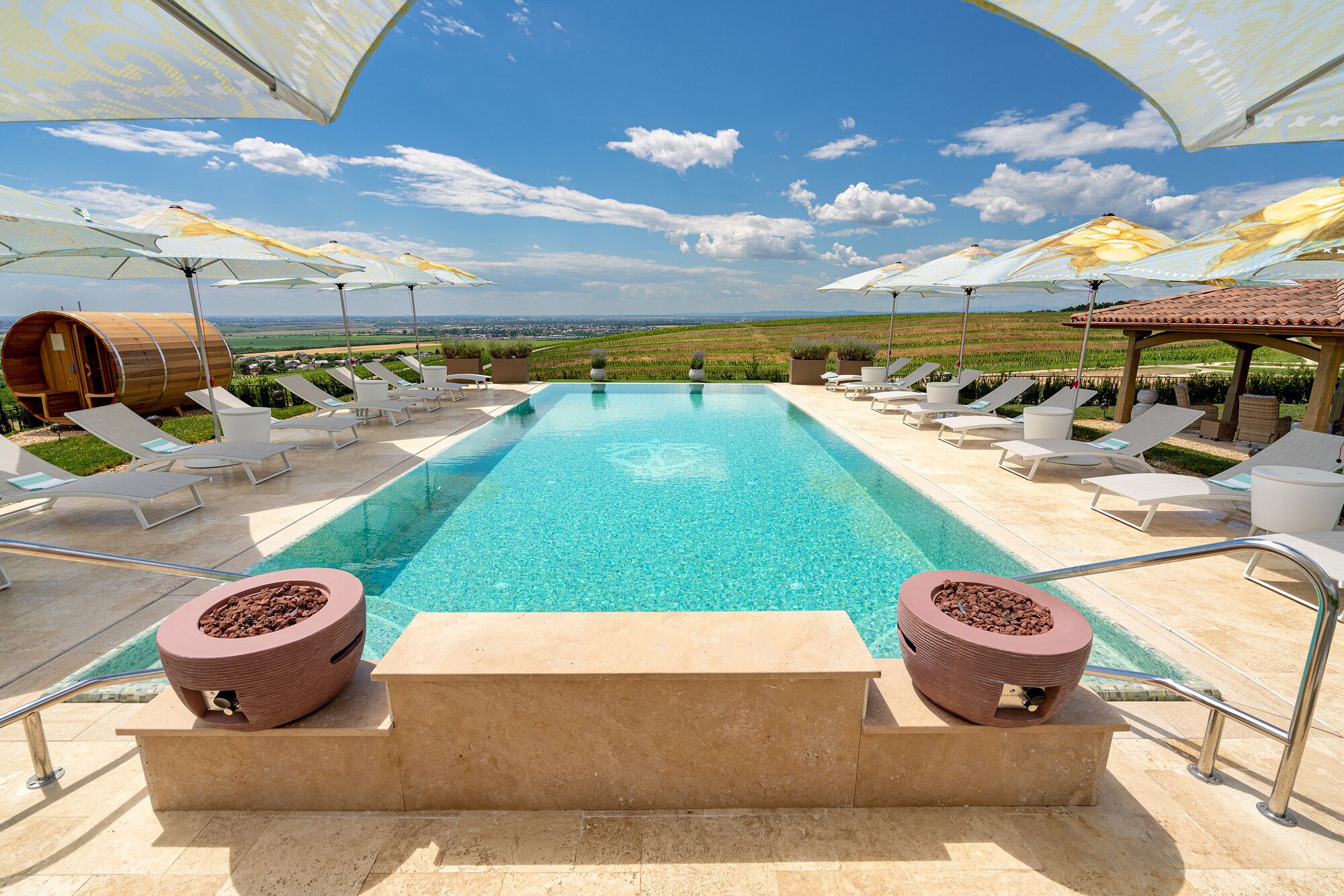 Außenpool (je nach Saison geöffnet)