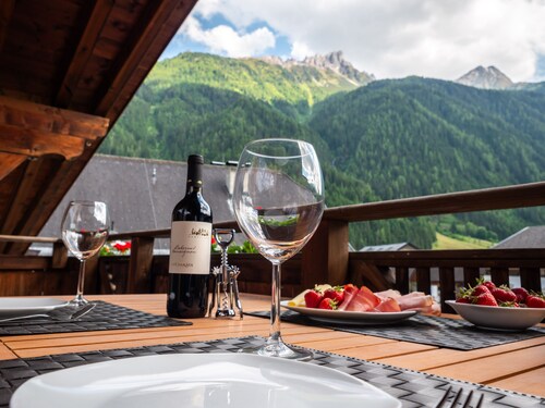 In the Center of Neustift - TWO Bedroom Apartment - sleeps 6
