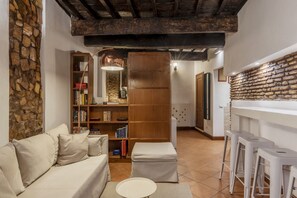Living area - GuestHost - Heart of Trastevere Mini APT (Rome)