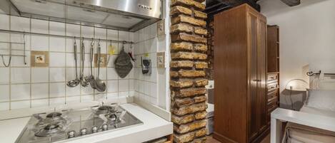 Fridge, microwave, stovetop