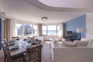 Interior - Contemporary Waterfront Apt. with a Stunning View (Beyoglu)