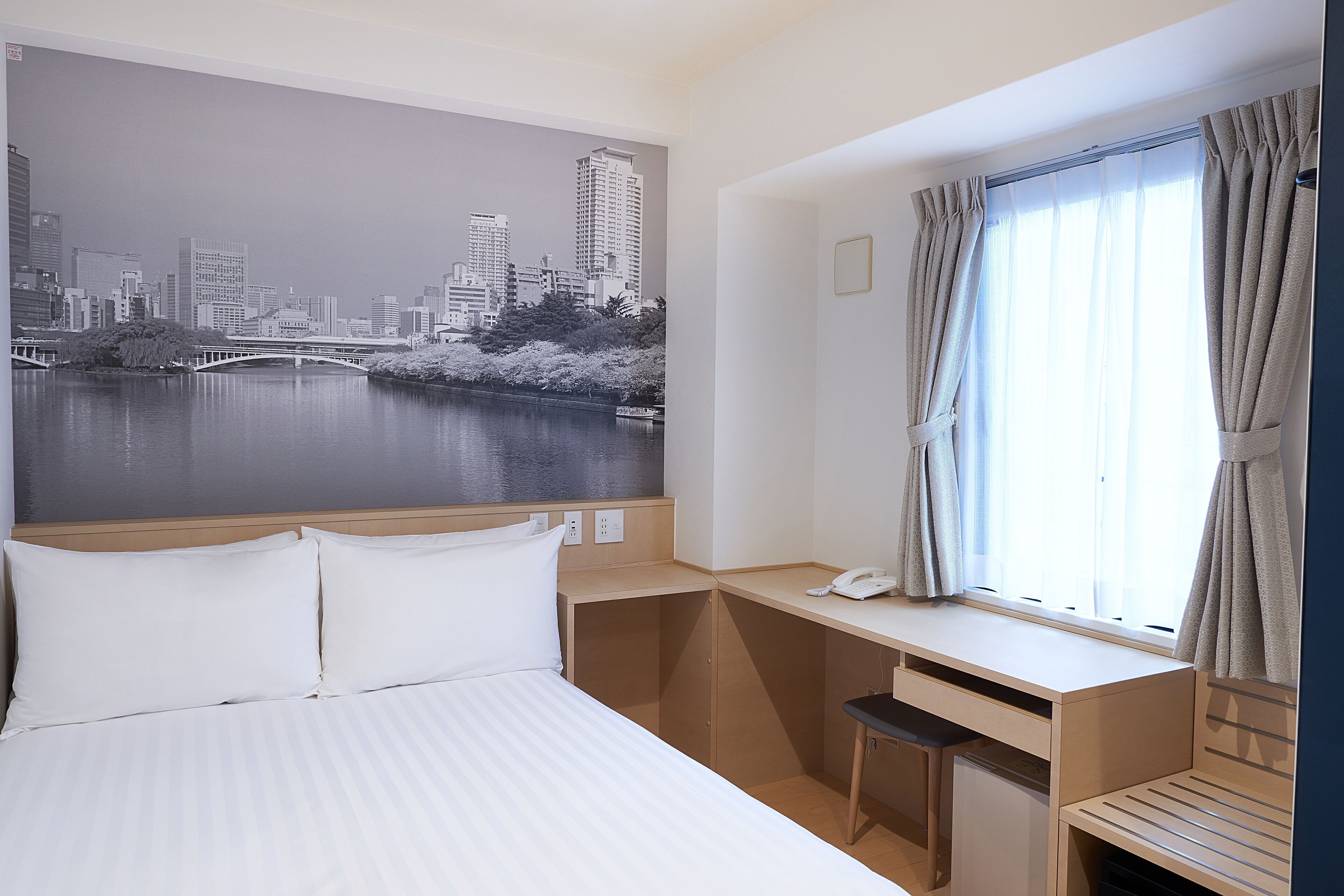 In-room safe, desk, laptop workspace, free WiFi
