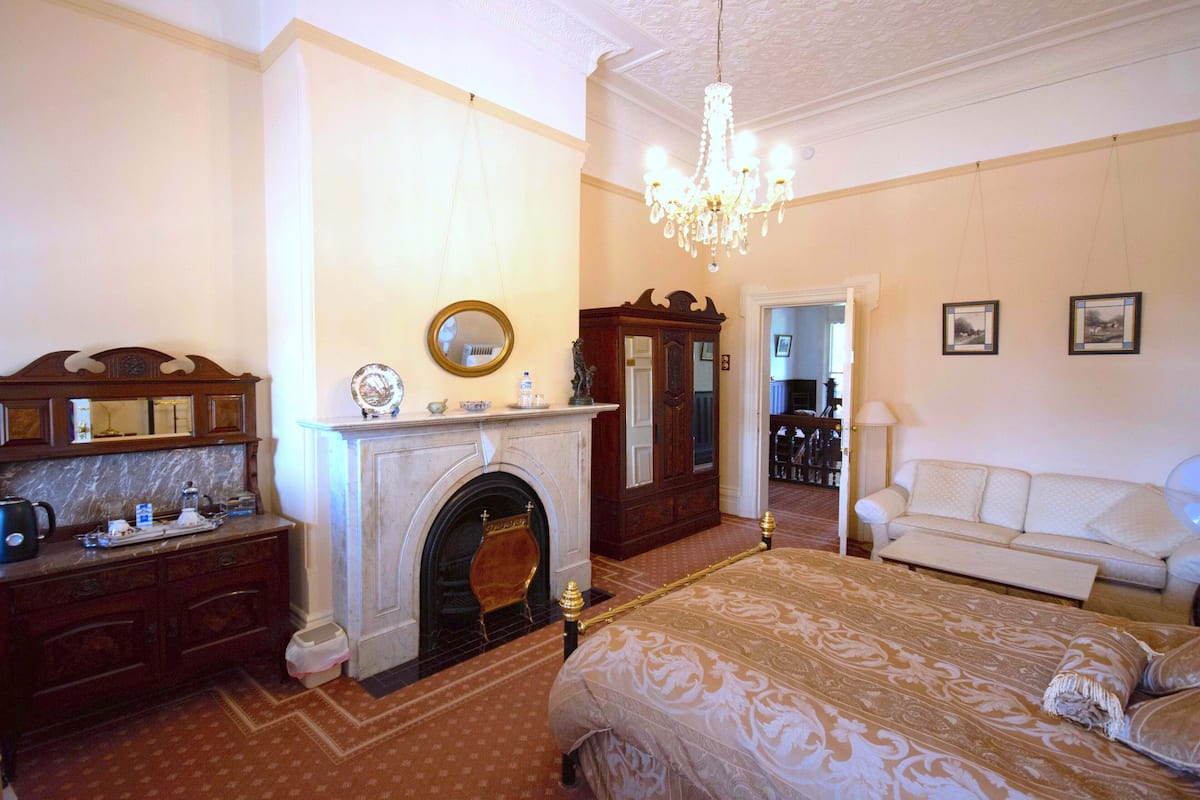 1 bedroom, premium bedding, down duvets, individually decorated