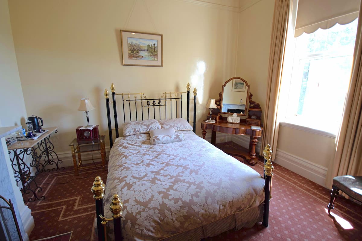 1 bedroom, premium bedding, down duvets, individually decorated