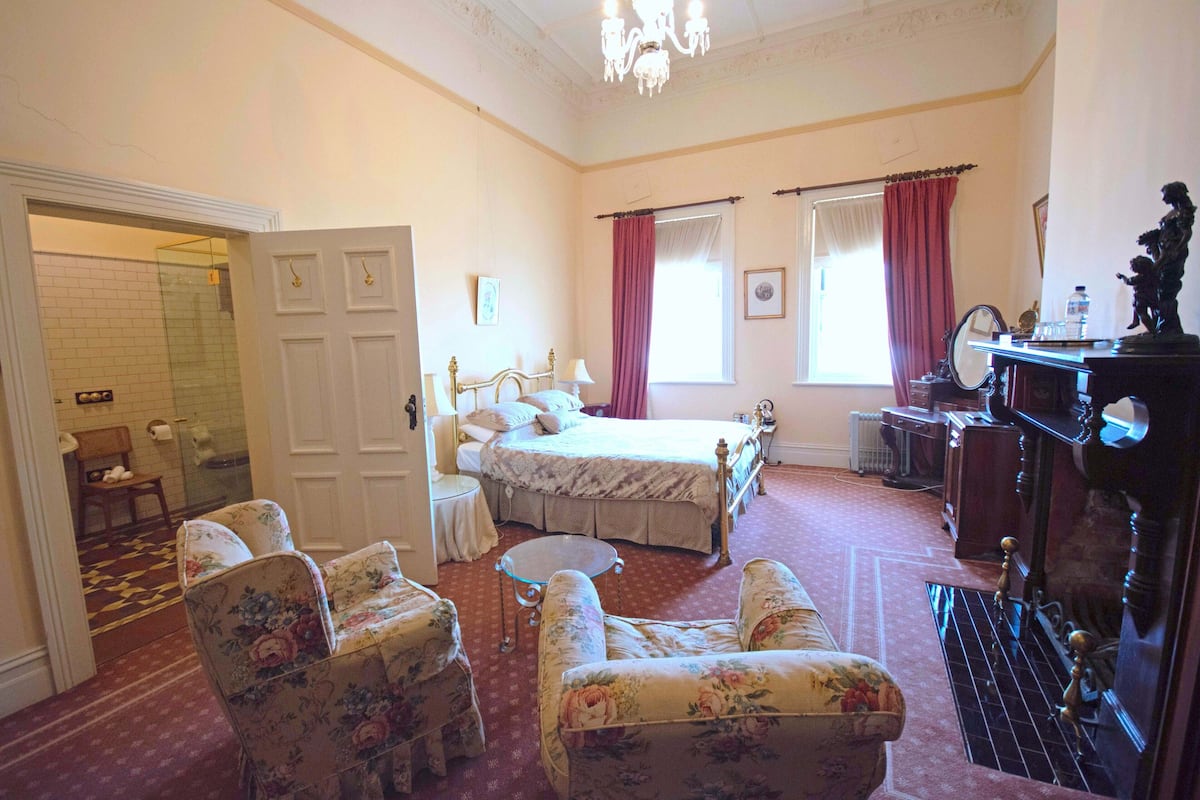 1 bedroom, premium bedding, down duvets, individually decorated