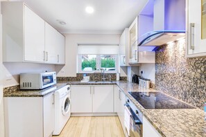 Basic House | Private kitchen