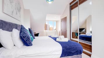 Basic House | 4 bedrooms, hypo-allergenic bedding, laptop workspace, free WiFi