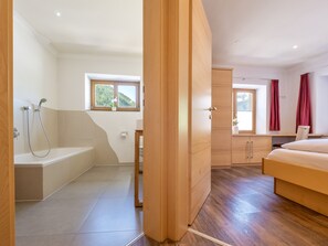 2 soverom, reiseseng for barn, wi-fi (inkludert) og sengetøy