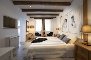 Family Room, 2 Bedrooms, Courtyard Area | Minibar, in-room safe, individually decorated, individually furnished - Villa Cavalieri Country Hotel (Pula)