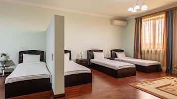 Chambre Familiale | Coffres-forts dans les chambres, bureau