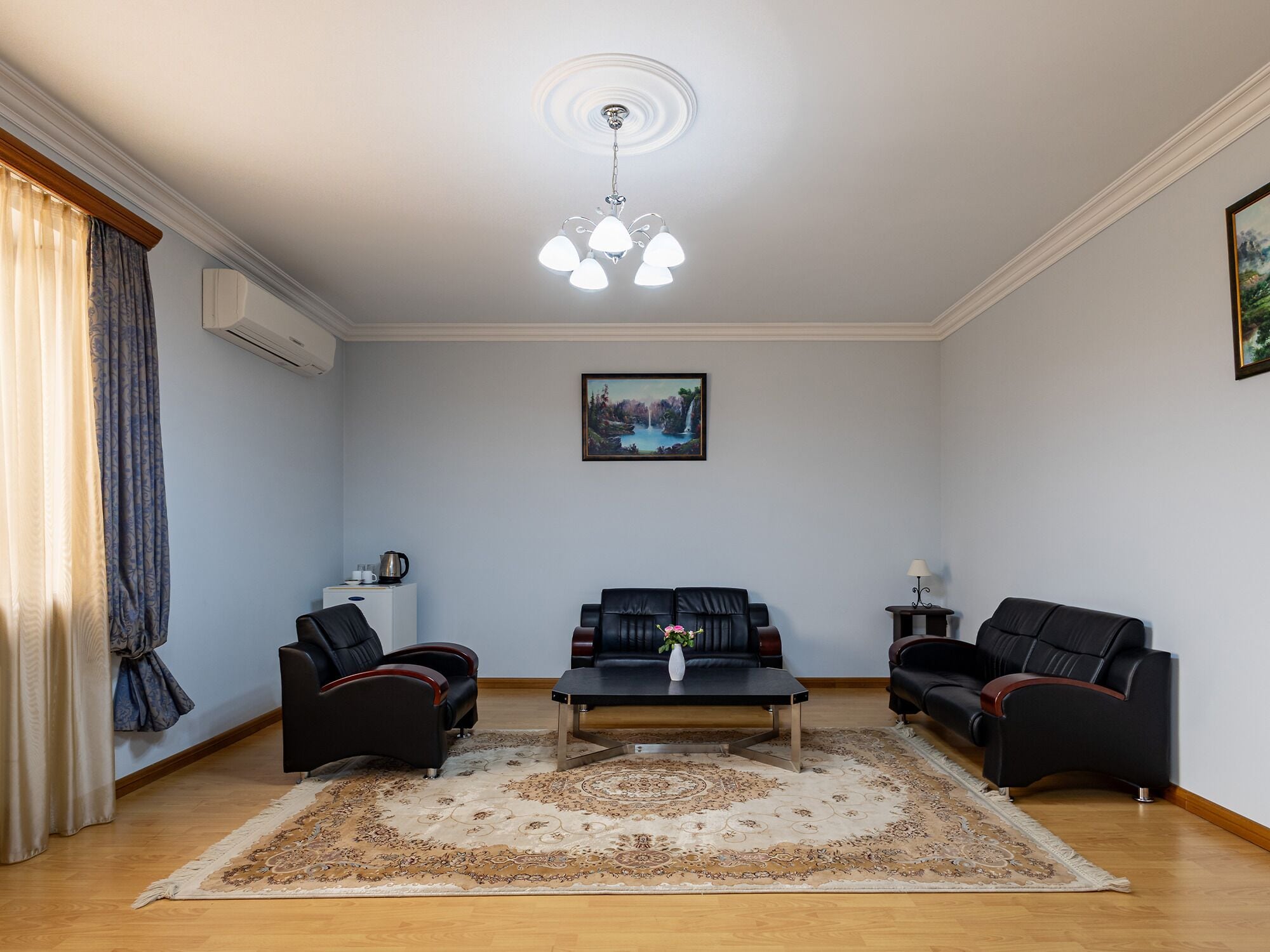 deluxe double room, 1 bedroom | 1 bedroom, in-room safe, desk, laptop workspace