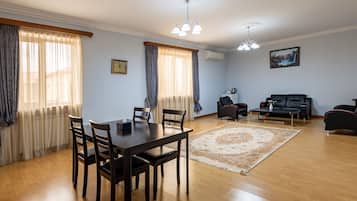 Chambre Double Deluxe, 1 chambre | Coin séjour