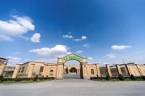 A large, open entrance with a prominent archway labeled "LA DEFENSE". - La Defense Hotel Yerevan (Yerevan)