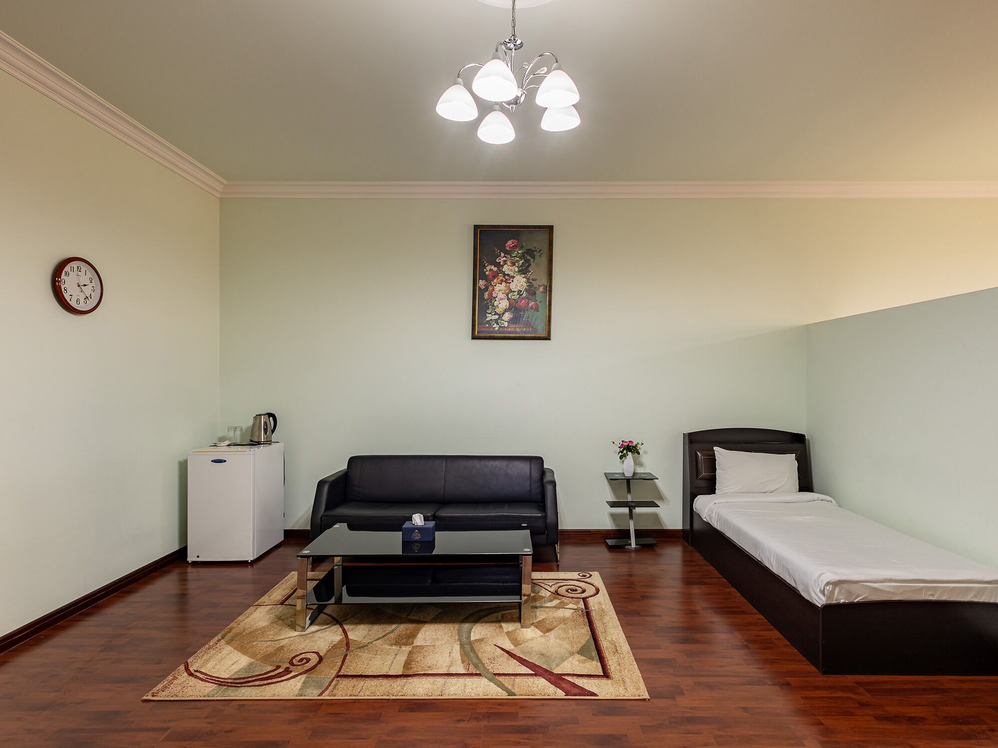 family room | 1 bedroom, in-room safe, desk, laptop workspace