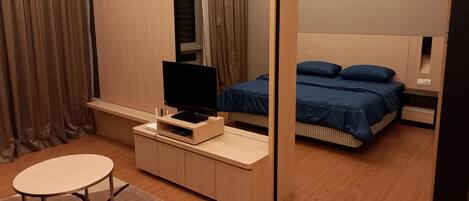 1 bedroom, desk, free WiFi