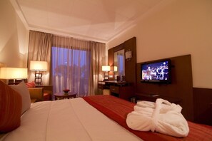 ห้องจูเนียร์สวีท | มินิบาร์, ตู้นิรภัยในห้องพัก, ผ้าม่านกันแสง, Wi-Fi ฟรี