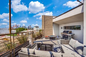 Terrace/patio - Modern 4 Story Townhome -5 minutes walk to Deep Ellum & Fair Park! (Dallas)