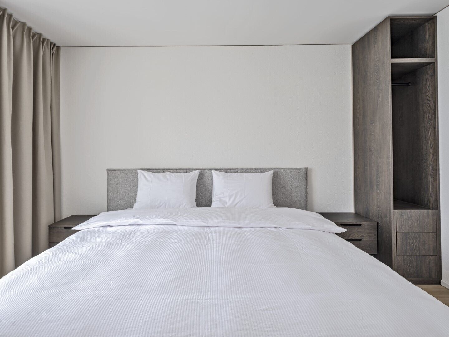 Premium bedding, in-room safe, desk, laptop workspace