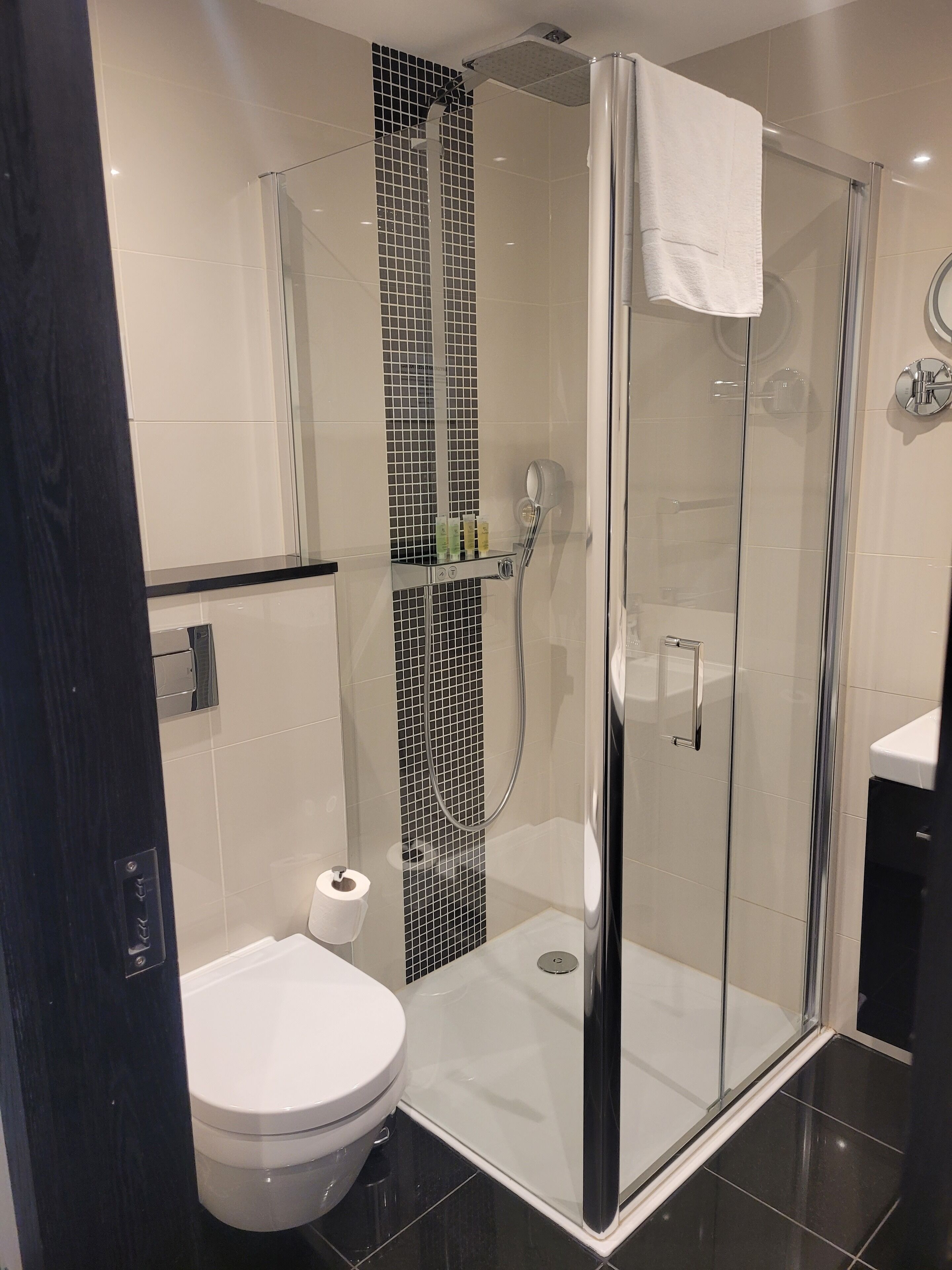 small double room | bathroom | shower, rainfall showerhead, free toiletries, hair dryer