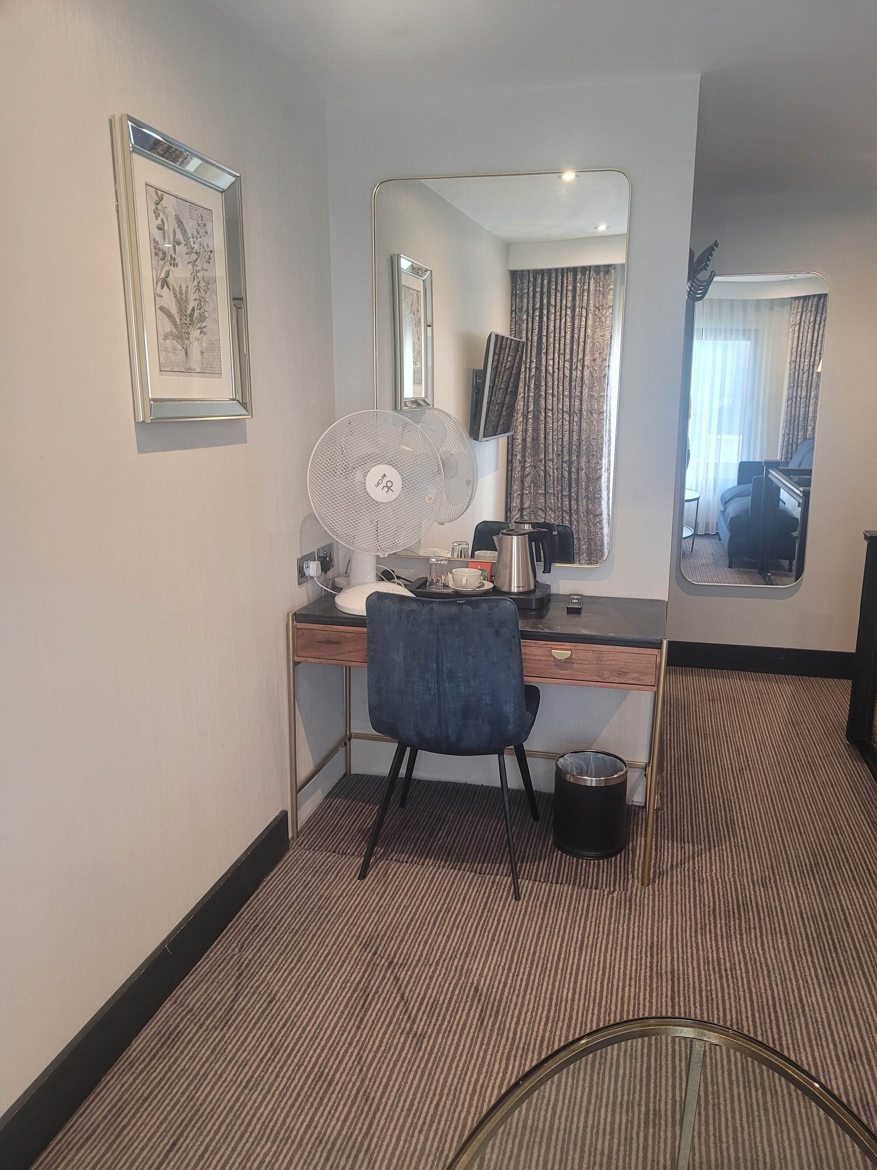 executive suite | 1 bedroom, in-room safe, desk, laptop workspace