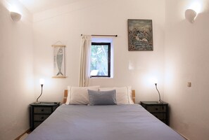 2 室のベッドルーム、旅行用ベビーベッド、WiFi (無料)、ベッドシーツ