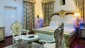 Blackout drapes, WiFi (free) - Kitex Apartment (Lagos)