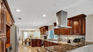 House | Private kitchen | Eco-friendly cleaning products - Resort 7 BR with POOL & Fun-spaces (Davie)
