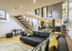 Smart TV, fireplace, books