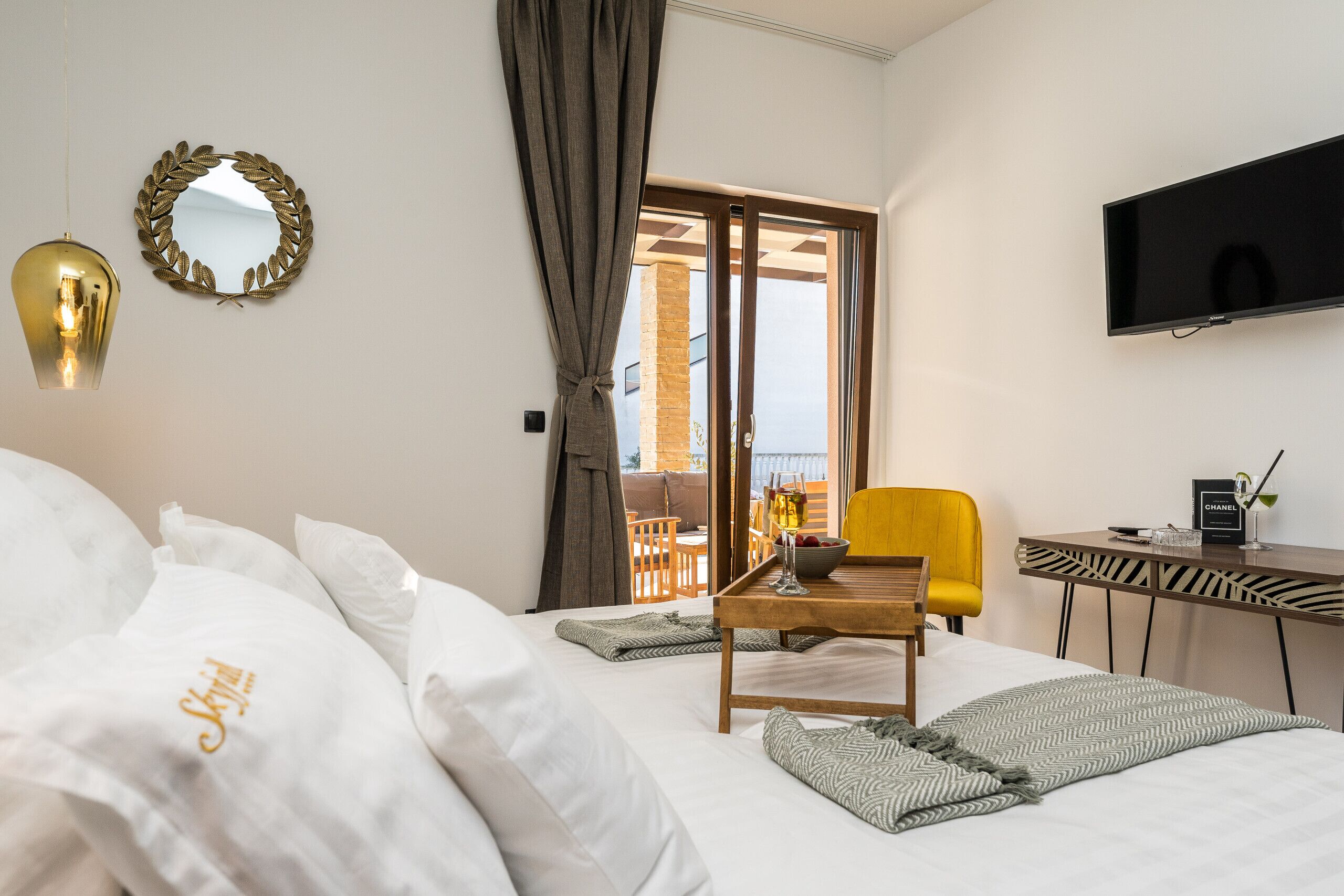 3 bedrooms, in-room safe, free cots/infant beds, bed sheets