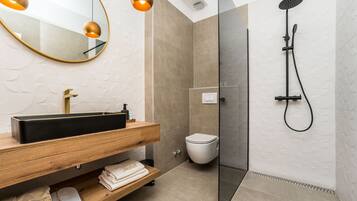 Shower, towels