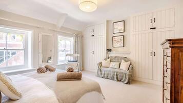 4 bedrooms, iron/ironing board, travel cot, free WiFi