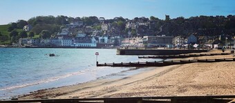 Passiflora Cottage Close to Swanage Beach and Town Sleeps 7