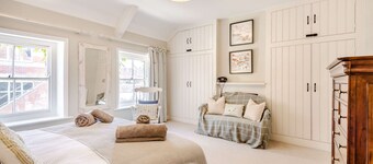Passiflora Cottage Close to Swanage Beach and Town Sleeps 7